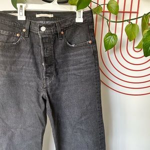 Black High Rise Levi Jeans